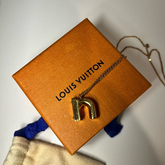 N Necklace from the LV&ME Collection - Picture 4 of 4